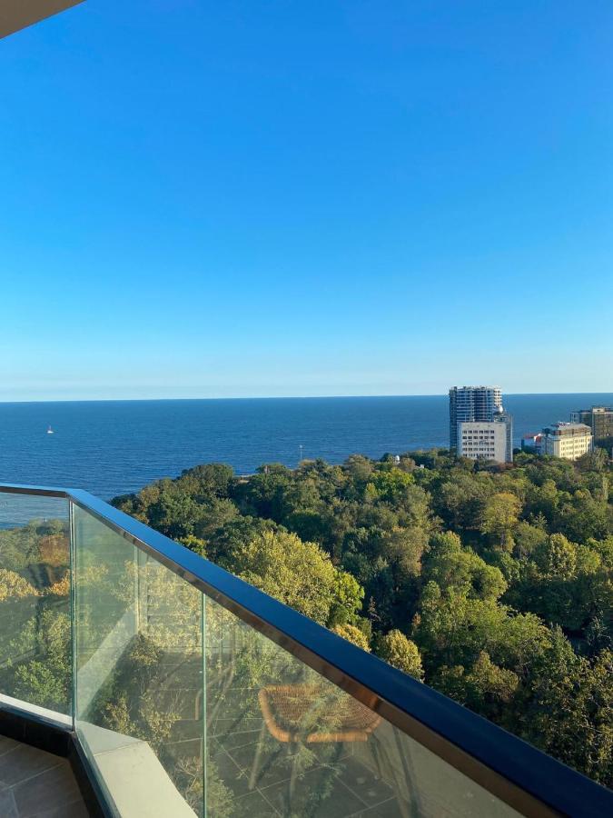 Apart Hotel Greenwood Near Sea Odesa Exterior photo
