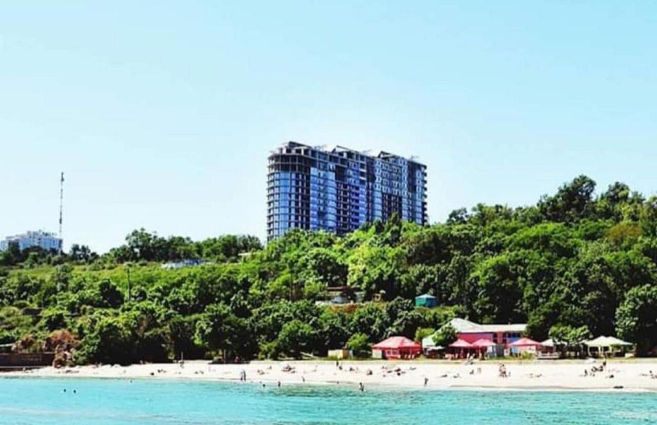 Apart Hotel Greenwood Near Sea Odesa Exterior photo