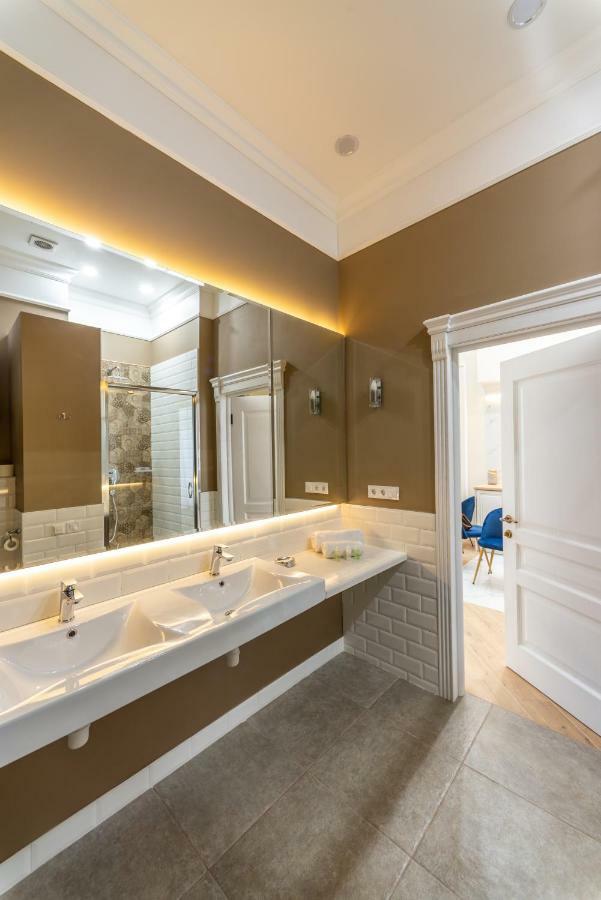Apart Hotel Greenwood Near Sea Odesa Exterior photo